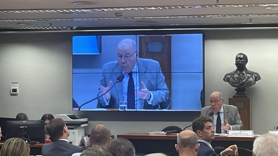 Chanceler Mauro Vieira diz que base secreta da China na Bahia não existe