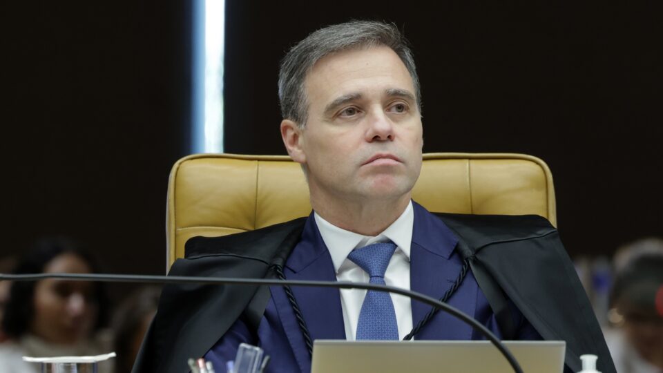 André Mendonça deveria criar um inquérito sigiloso para investigar o Master