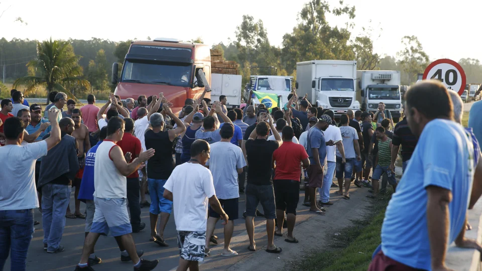 Paralisação ocorrida durante o governo de Michel Temer levou a bloqueio de vias e crise de desabastecimento.