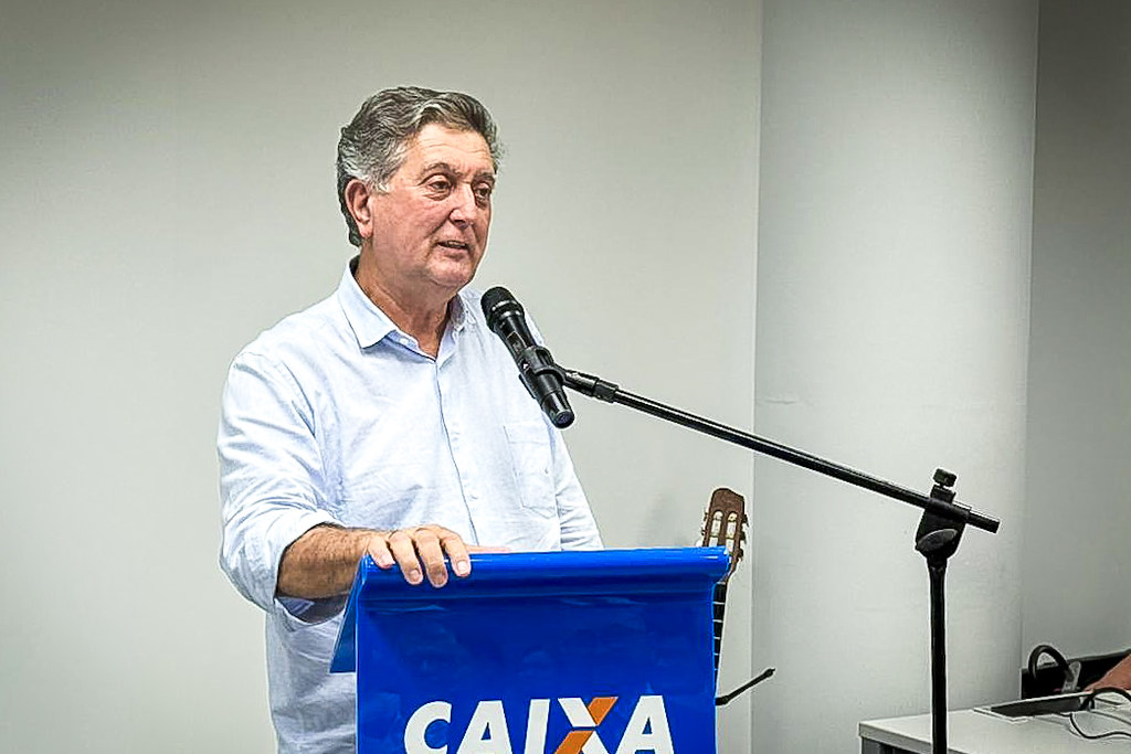 Prefeito de Florianópolis era alvo de processo de expulsão do partido e decidiu sair.