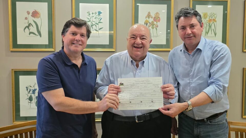 Greca migra para o MDB e acena para apoio a projeto presidencial de Ratinho Junior