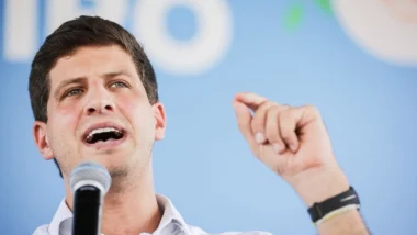 Presidente do PSB terá irmão de ministro de Lula como vice e prima na chapa ao Senado.