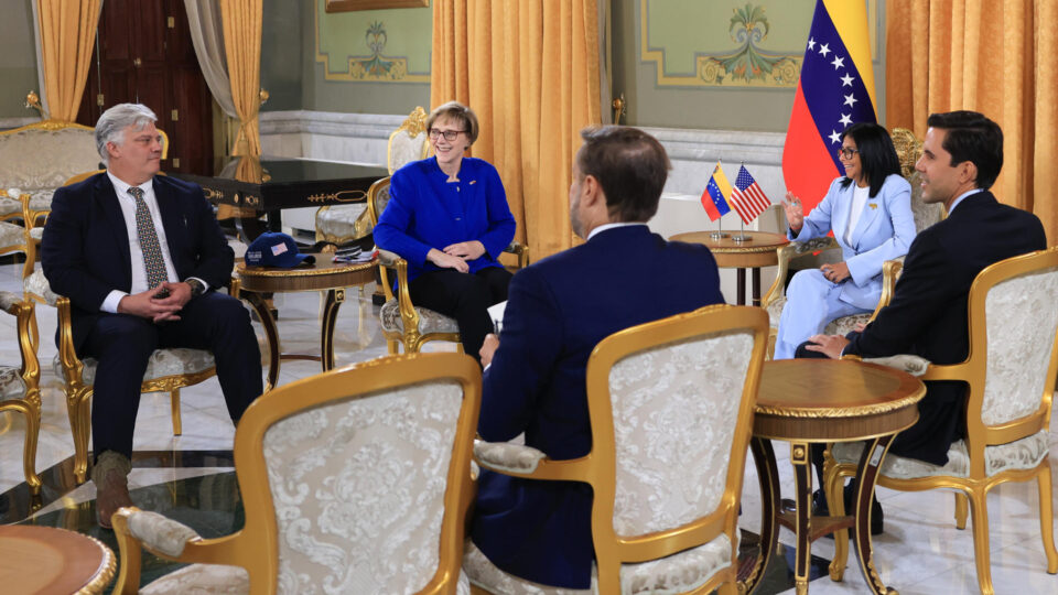 Ditadora da Venezuela muda toda a cúpula militar após demitir aliado de Maduro