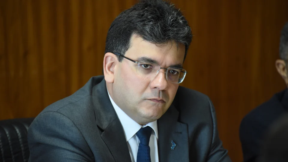 Rafael Fontele (PT) é governador do Piauí, estado de Wellington Dias e de Ciro Nogueira.