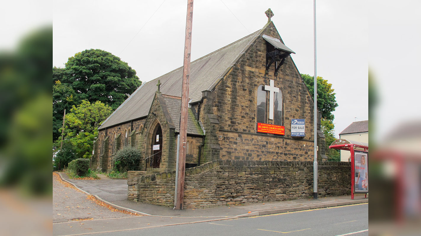 Igreja de Todos os Santos, em Leeds, na Inglaterra, está anunciada à venda.