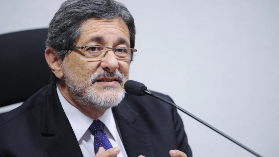 Órgão entende que prazo para punição começa a contar a partir de 2012, mas TCU só intimou Sergio Gabrielli em 2018.