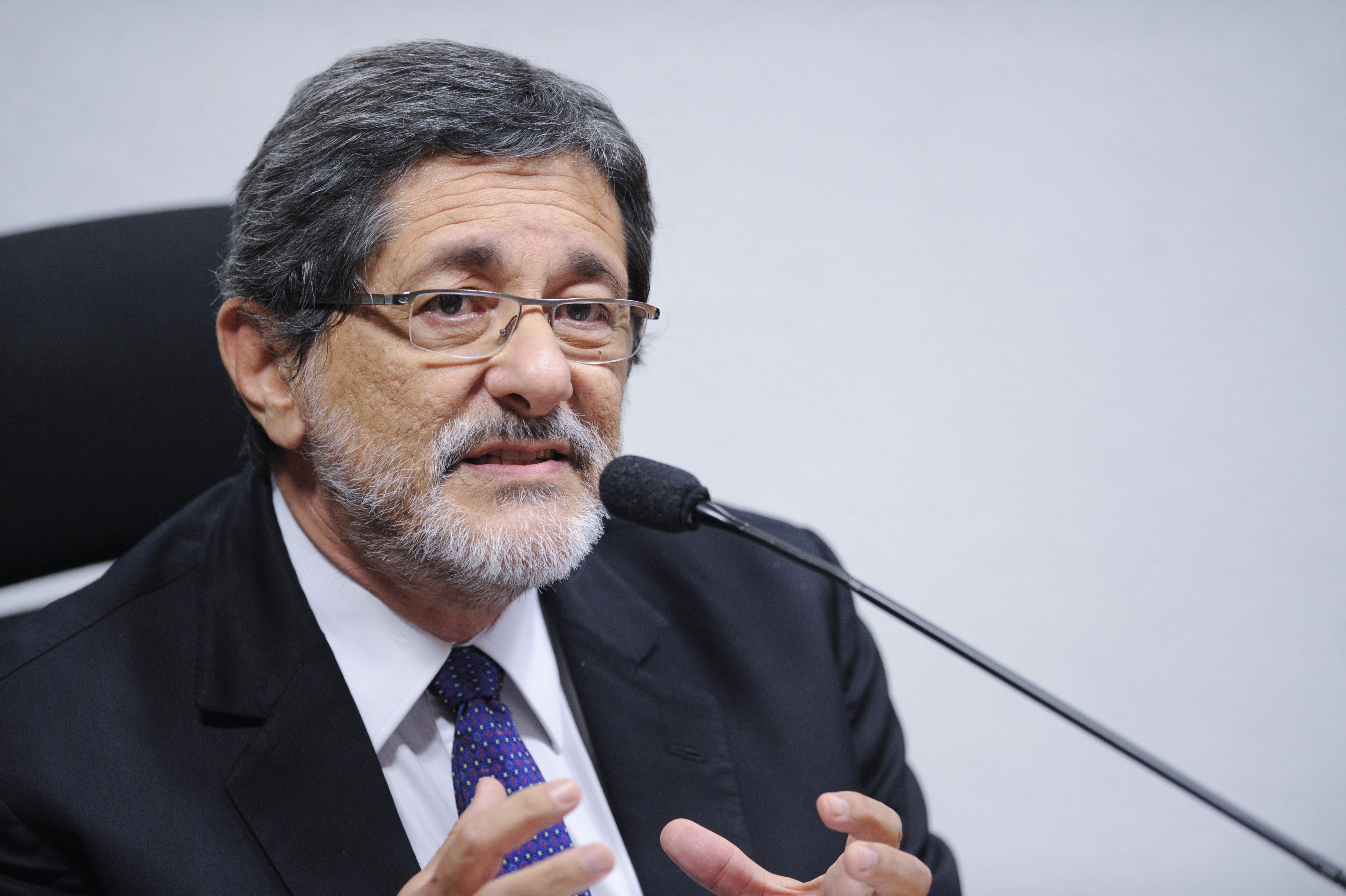 Órgão entende que prazo para punição começa a contar a partir de 2012, mas TCU só intimou Sergio Gabrielli em 2018.