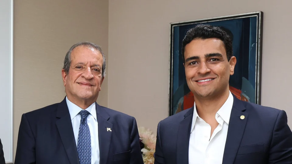 Ofício assinado por Valdemar Costa Neto ameaça processo judicial caso prefeito de Maceió pratique qualquer ato partidário.