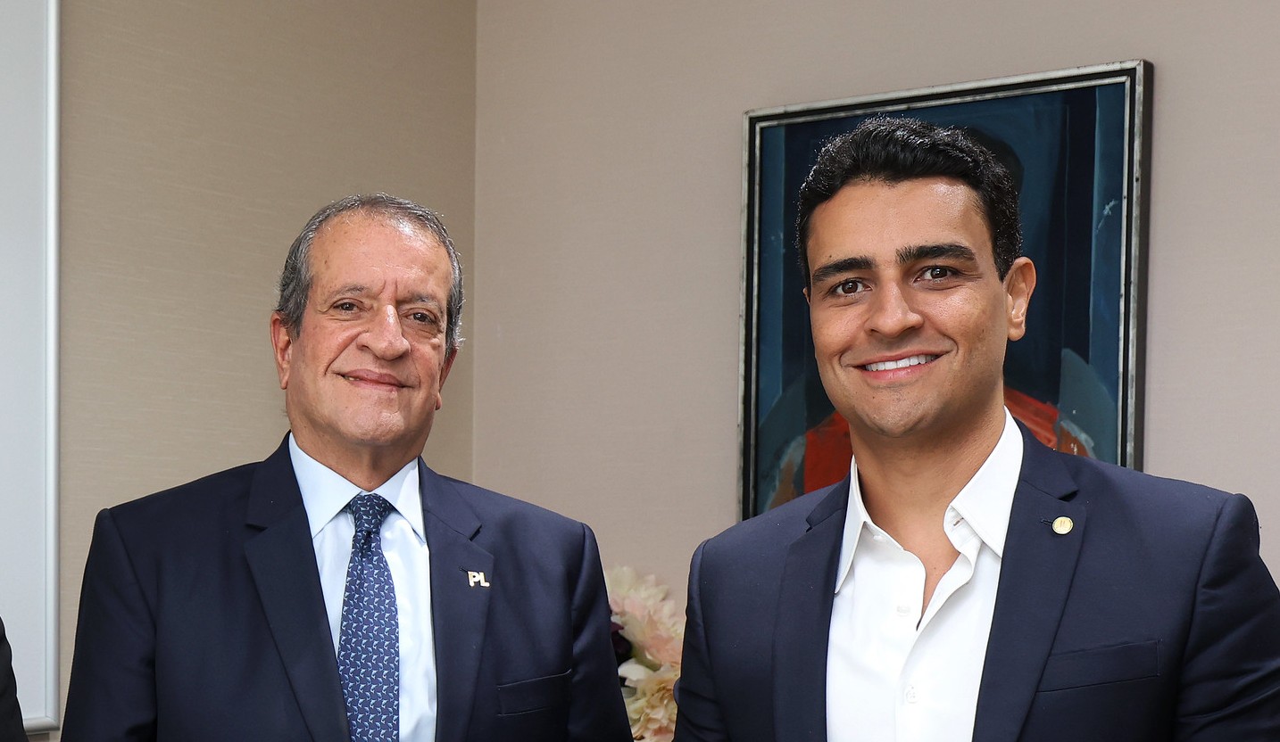 Ofício assinado por Valdemar Costa Neto ameaça processo judicial caso prefeito de Maceió pratique qualquer ato partidário.