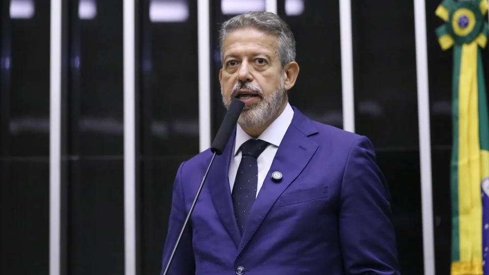 Frequentemente associado ao Centrão, Lira traça estratégia de união da direita, mesmo tom adotado por Ratinho Júnior.