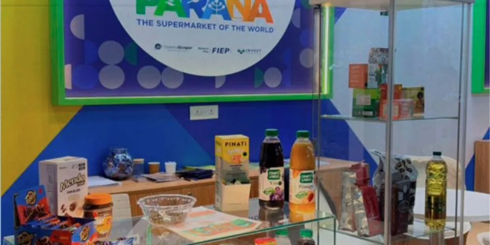 Produtos de cooperativas do Paraná são apresentados em feira internacional na Índia, destacando a força do agronegócio brasileiro no mercado global.