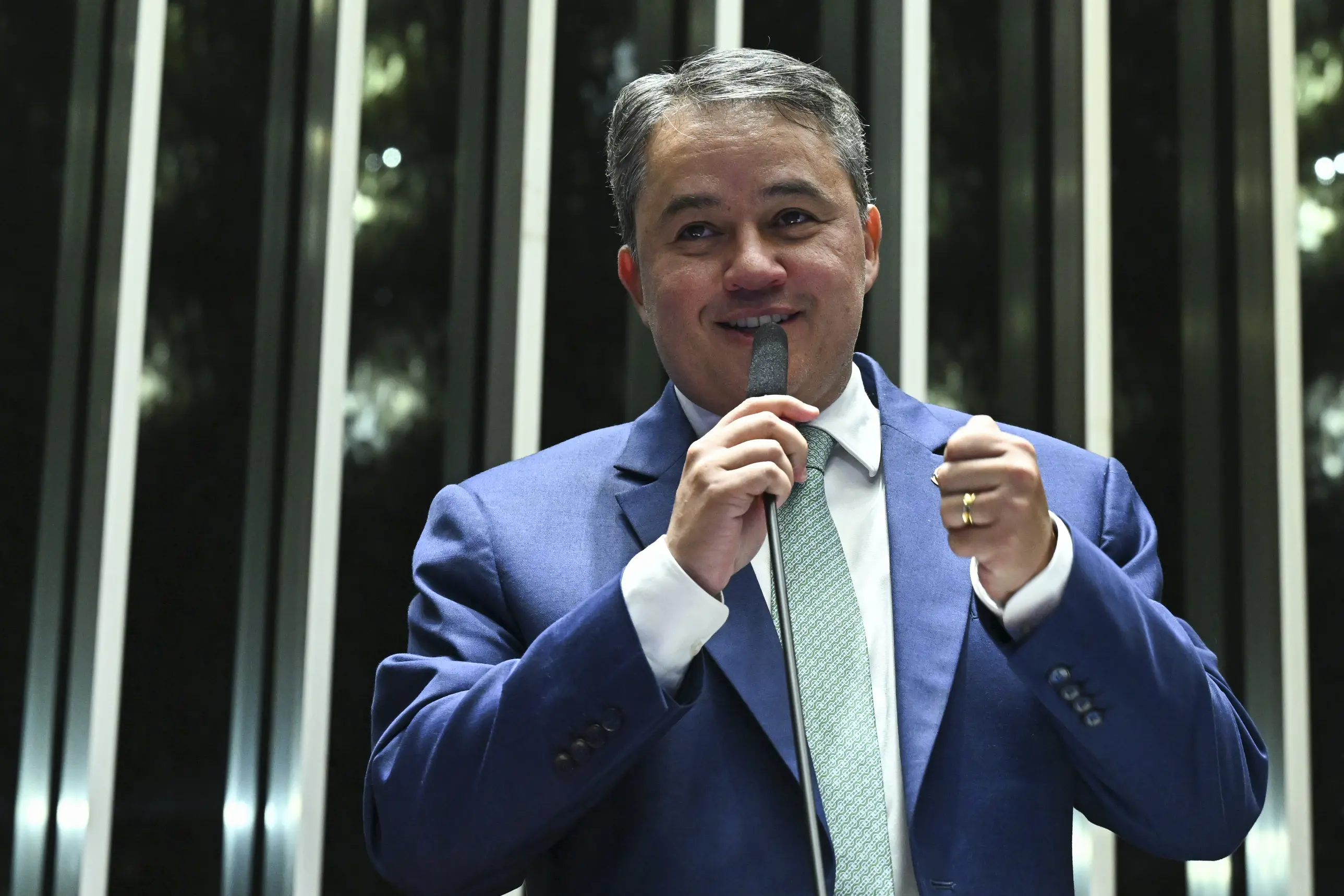 Filiação ocorreu durante lançamento da pré-campanha de Flávio Bolsonaro no Nordeste.