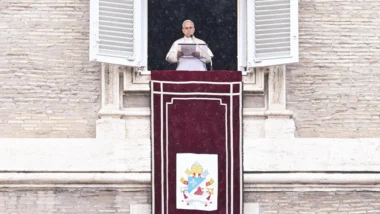Papa Leão XIV condena guerras e chama conflitos de escândalo; Trump havia rejeitado pedido anterior de cessar-fogo.