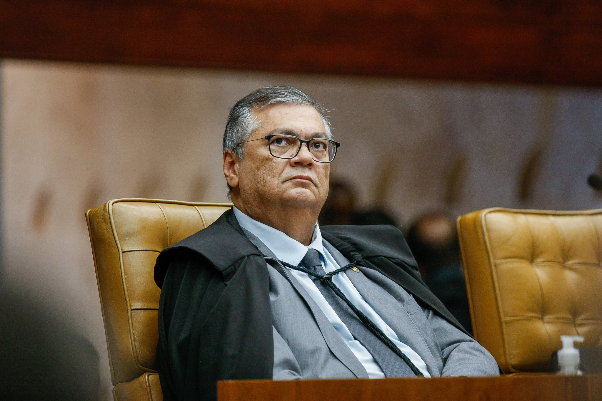 Dino é alvo de pedido de impeachment por blindagem a Lulinha