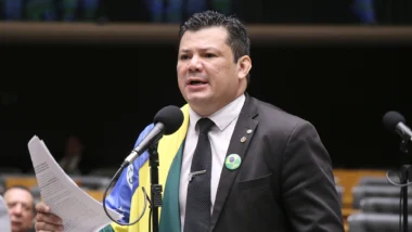 O Deputado Federal chamou o Comandante do Exército de "capacho de um ditador"em referência a Alexandre de Moraes.