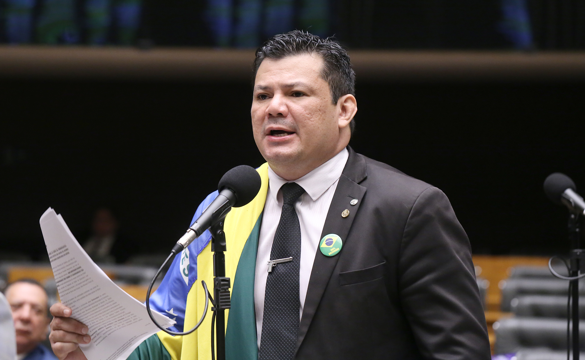 STF torna Gilvan da Federal réu por críticas a comandante do Exército