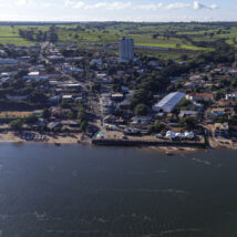 Ponte entre Porto São José (PR) e Taquarussu (MS) projeta novo corredor logístico, com redução de 100 km no escoamento da produção e impacto direto no transporte de cargas. Imagem referente a matéria
