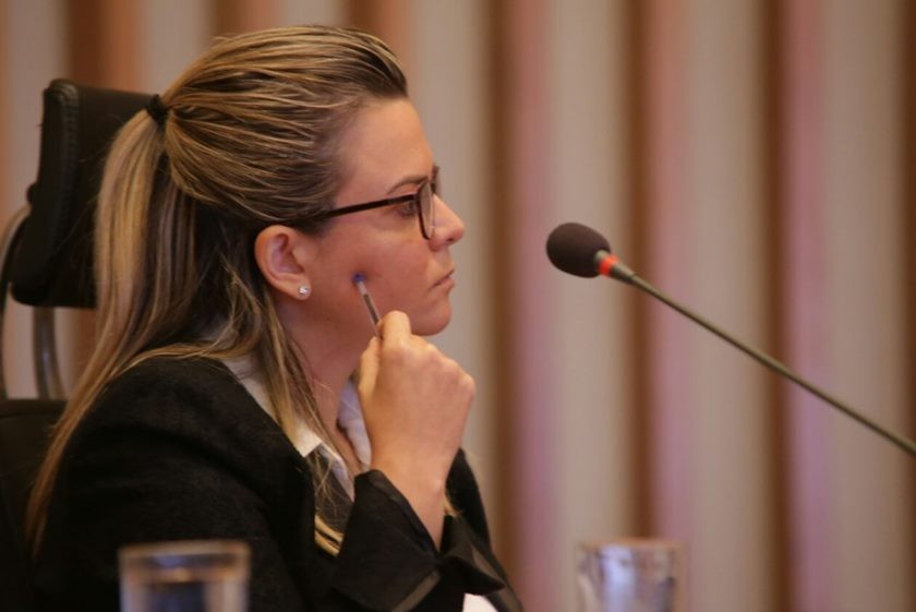 Estatal deu posse a Hellen Falcão de Carvalho. Advogada já trabalhou na Presidência da Caixa e na secretaria de Saúde.