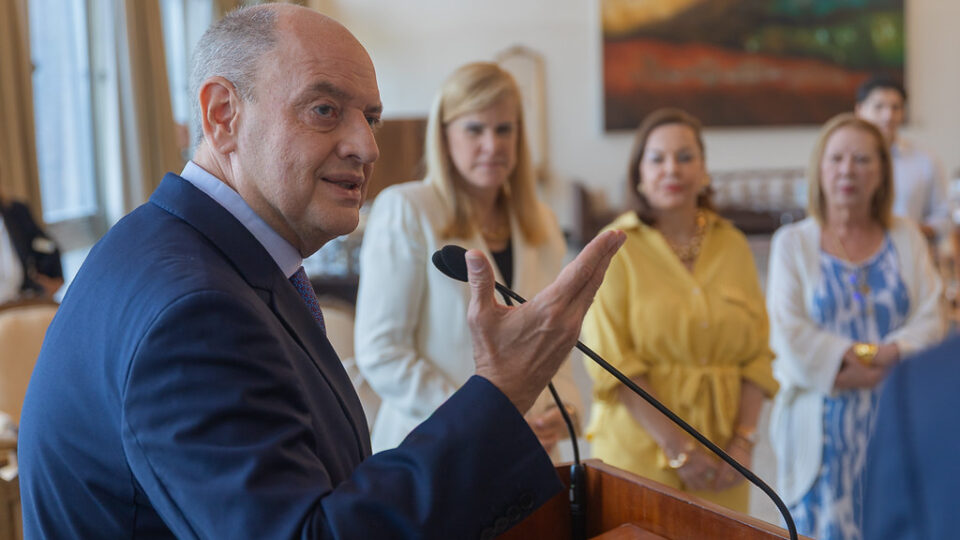 Desembargador que assumiu governo do RJ diz não estar preparado para o cargo