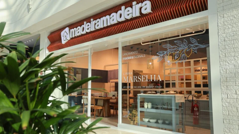 Nova loja da MadeiraMadeira nos shoppings de Curitiba amplia a experiência de compra com mais praticidade e variedade para o público.