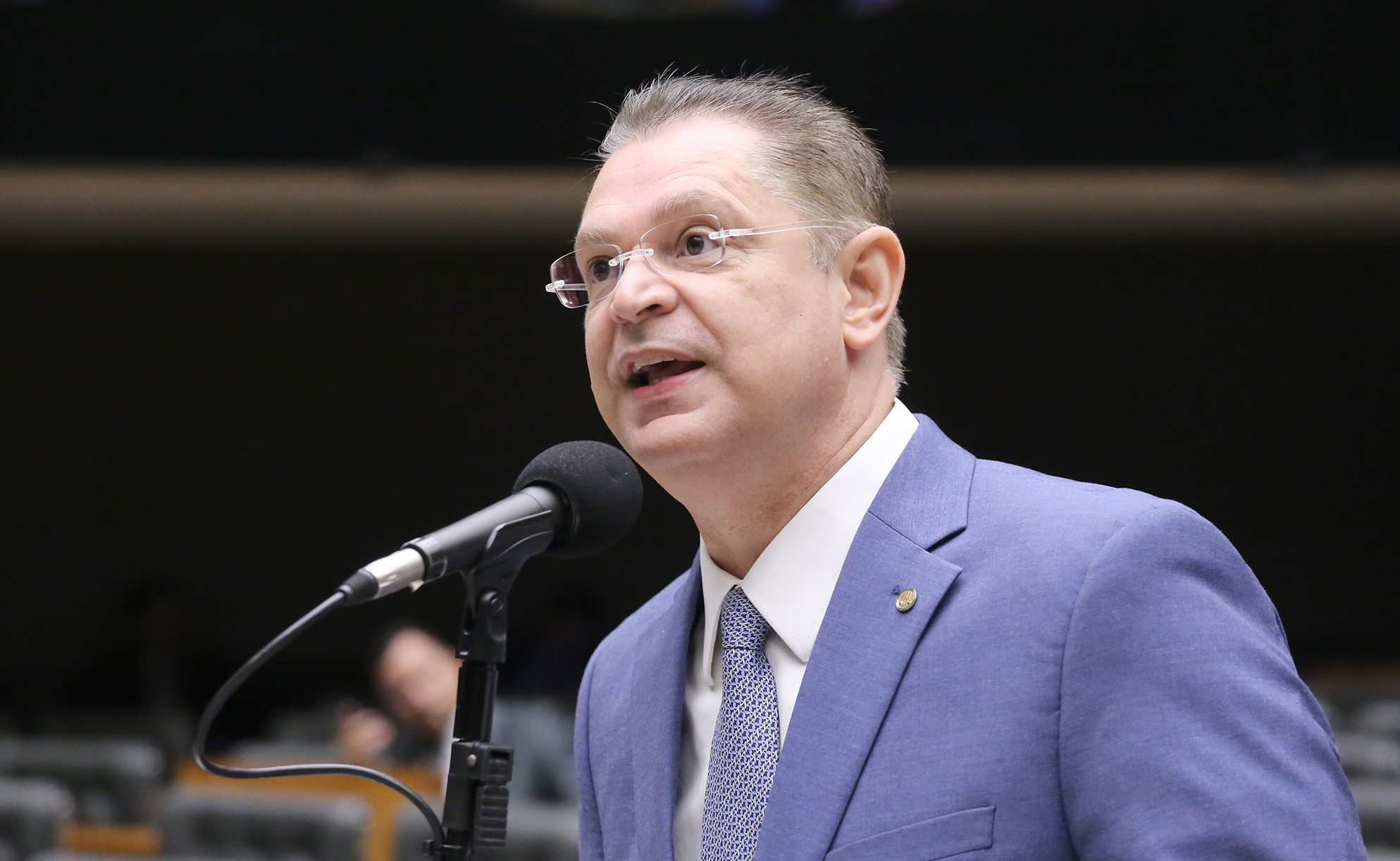 Líder do PL na Câmara diz que possível apoio renderia a atual governador do Paraná indicar o seu sucessor.