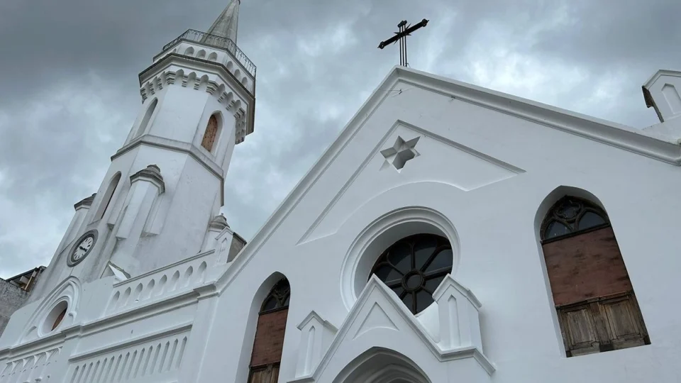Entre fé e história, Curitiba preserva seu templo mais antigo: a igreja da Ordem Terceira de São Francisco das Chagas, erguida em 1737.