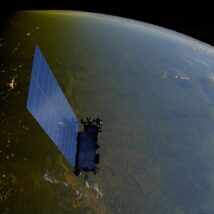 Gigantes da tecnologia transformam o espaço em negócio de IA e dados; promessa global vem com riscos ambientais, financeiros e disputa por controle. Imagem referente a matéria