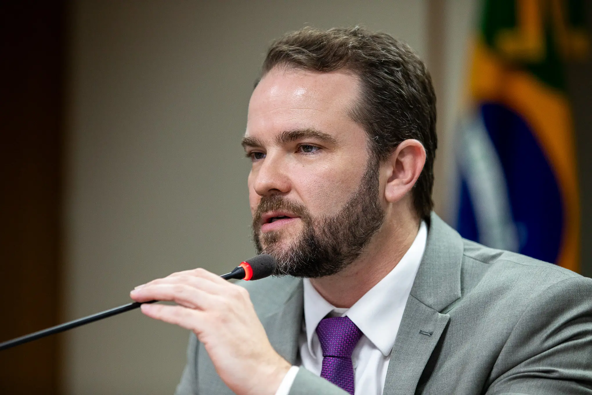 Governo já zerou impostos e reservou R$ 10 bilhões para conter ameaça de crise rodoviária em pleno ano eleitoral.