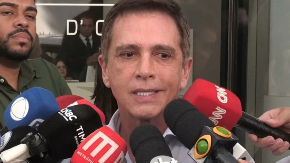 Brasil Ramos Caiado, médico cardiologista da equipe que atende o ex-presidente Jair Bolsonaro