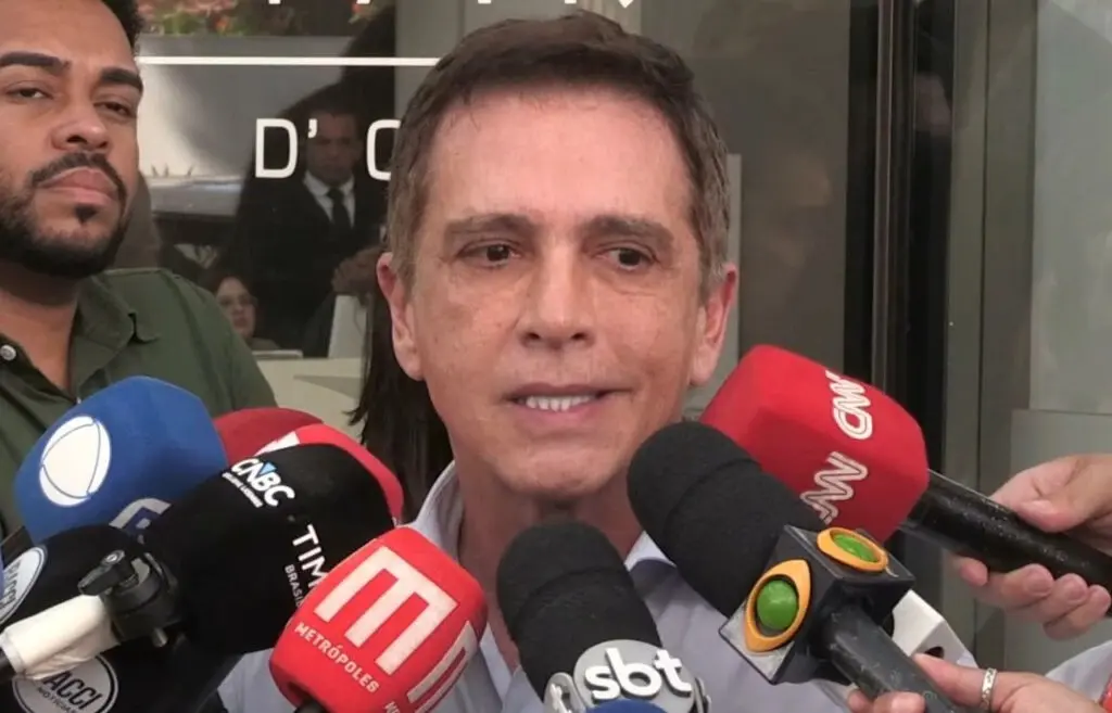 Brasil Ramos Caiado, médico cardiologista da equipe que atende o ex-presidente Jair Bolsonaro