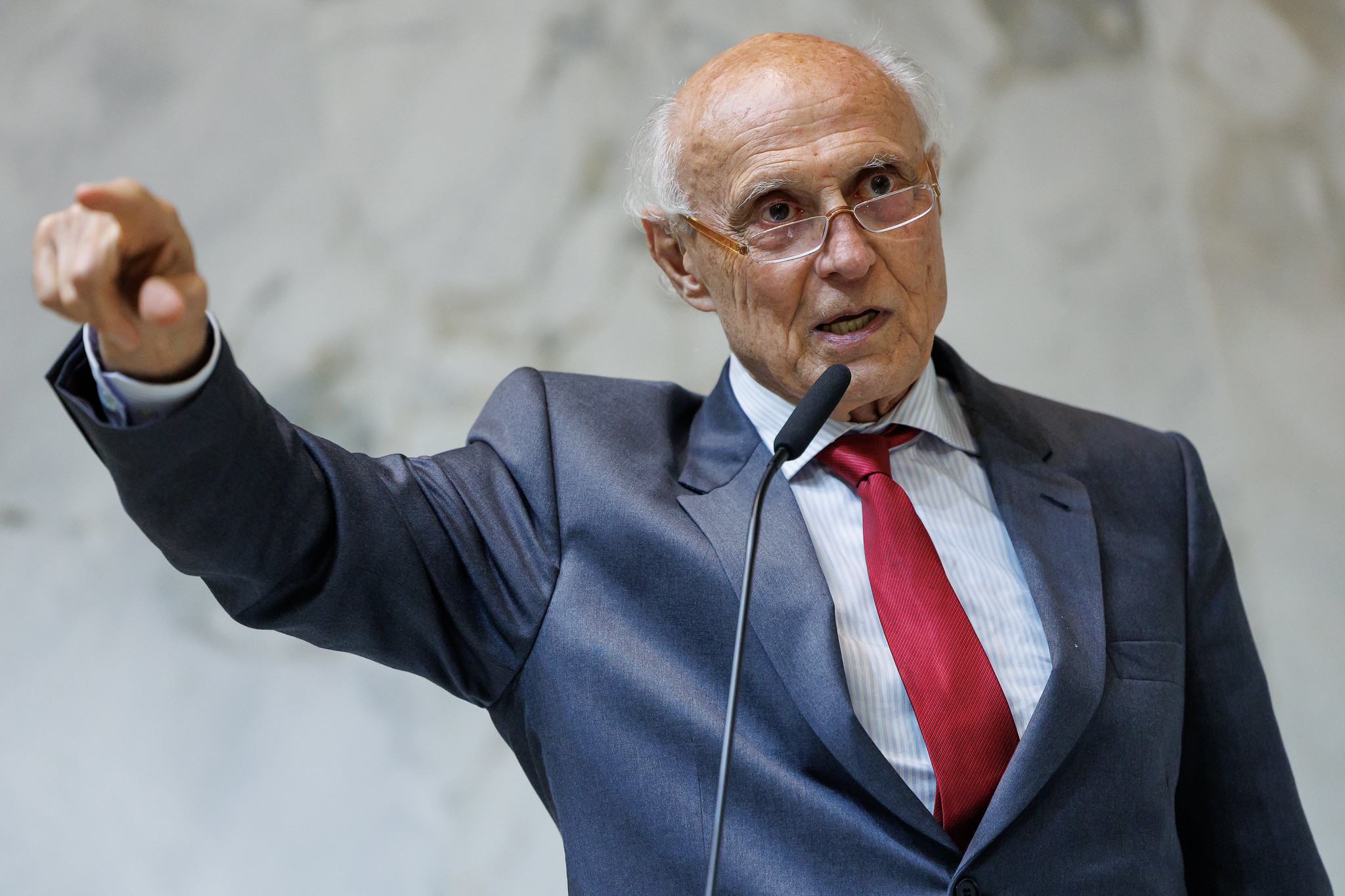 Um dos nomes mais conhecidos do petismo na Alesp, Eduardo Suplicy votou para autorizar Tarcísio a contratar empréstimo de R$ 15 bilhões.