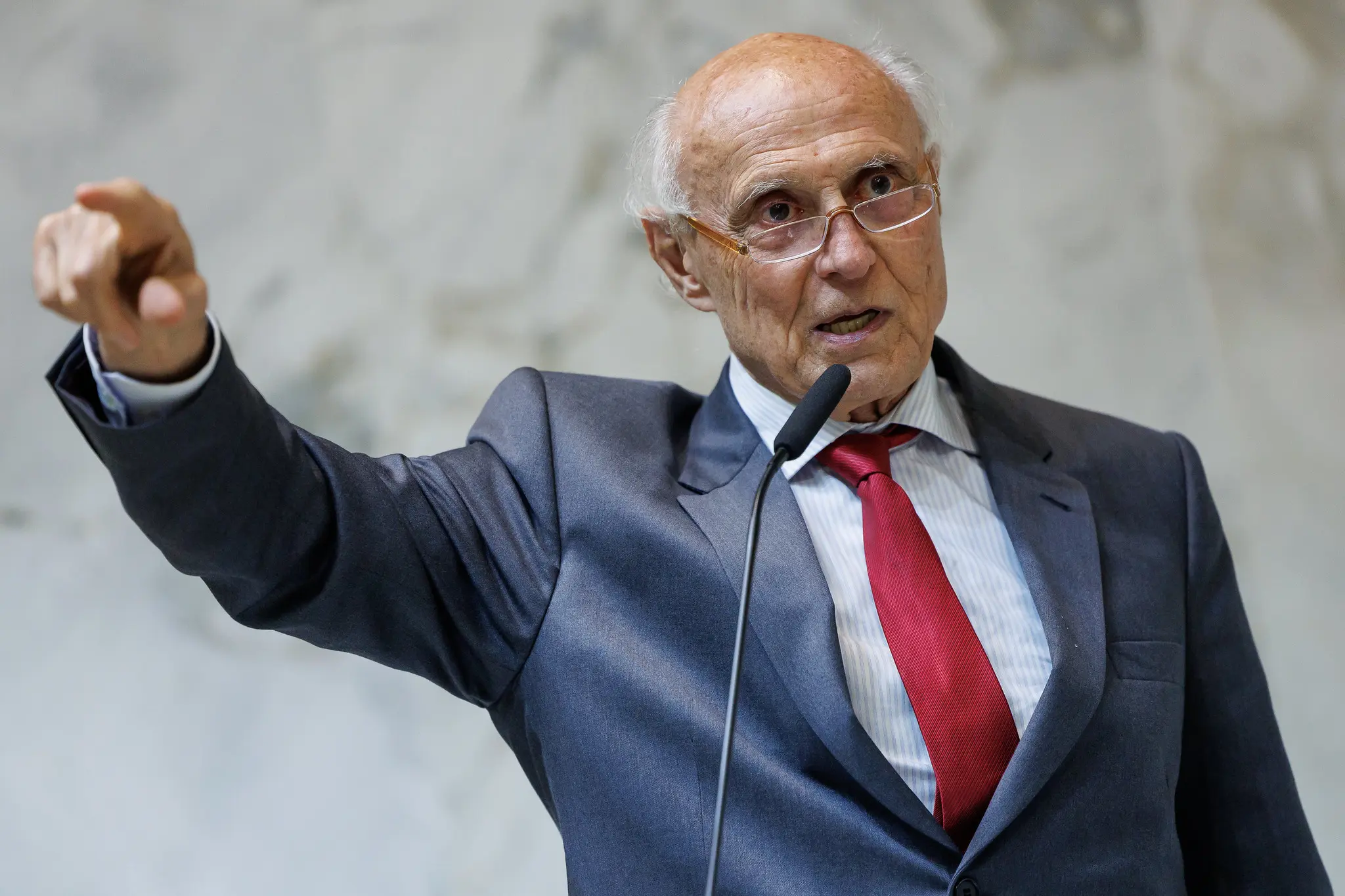 Um dos nomes mais conhecidos do petismo na Alesp, Eduardo Suplicy votou para autorizar Tarcísio a contratar empréstimo de R$ 15 bilhões.