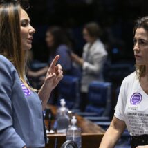 As senadoras Ana Paula Lobato (PDT-MA) e Soraya Thronicke (Podemos-MS), respectivamente autora e relatora do PL da Misoginia no Senado. Imagem referente a matéria