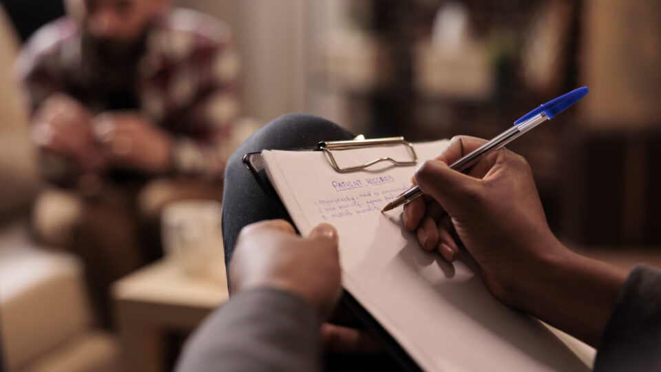 Por que o STF vai julgar a resolução que proíbe psicólogos de citarem religião?