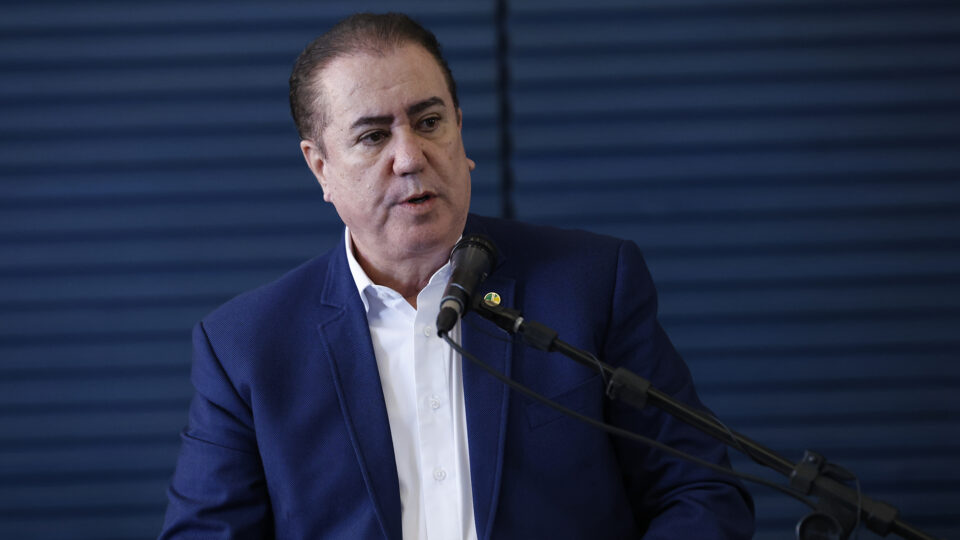 Líder do PSB na Câmara não vê traição, mas defende Alckmin como vice de Lula