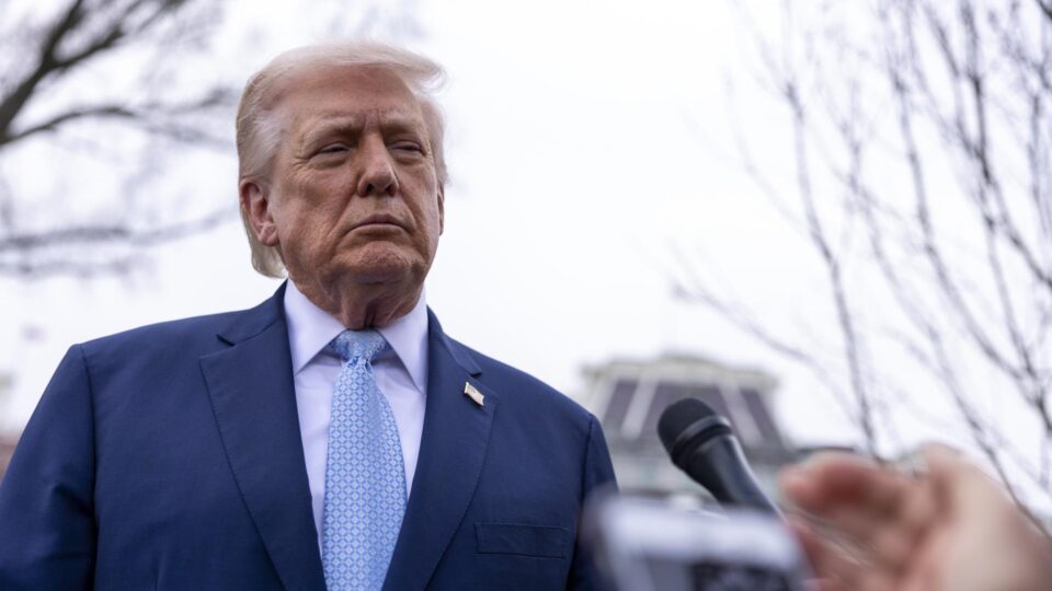 Trump diz que líderes do Irã não admitem que negociam porque temem “serem mortos pelo próprio povo”