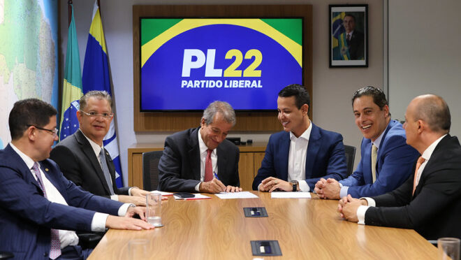 PL dispara e pode bater recorde histórico de maior bancada na Câmara em 25 anos