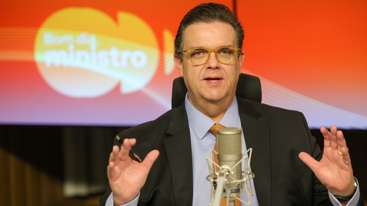 Wolney Queiroz diz que não cabe à sua pasta fechar as contas do governo e que objetivo é ampliar alcance da Previdência Social.