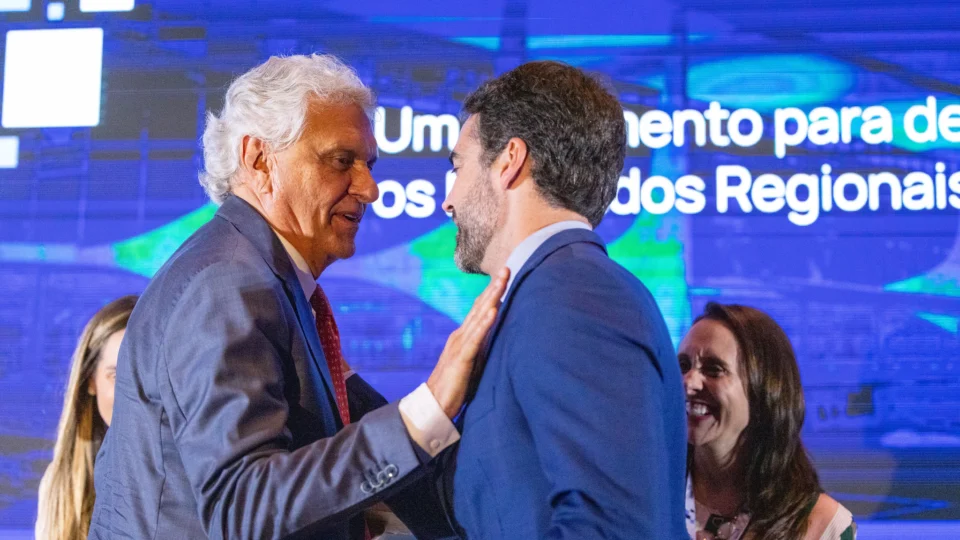 Com desistência de Ratinho Júnior, PSD tem como opções governadores com perfis políticos distintos.