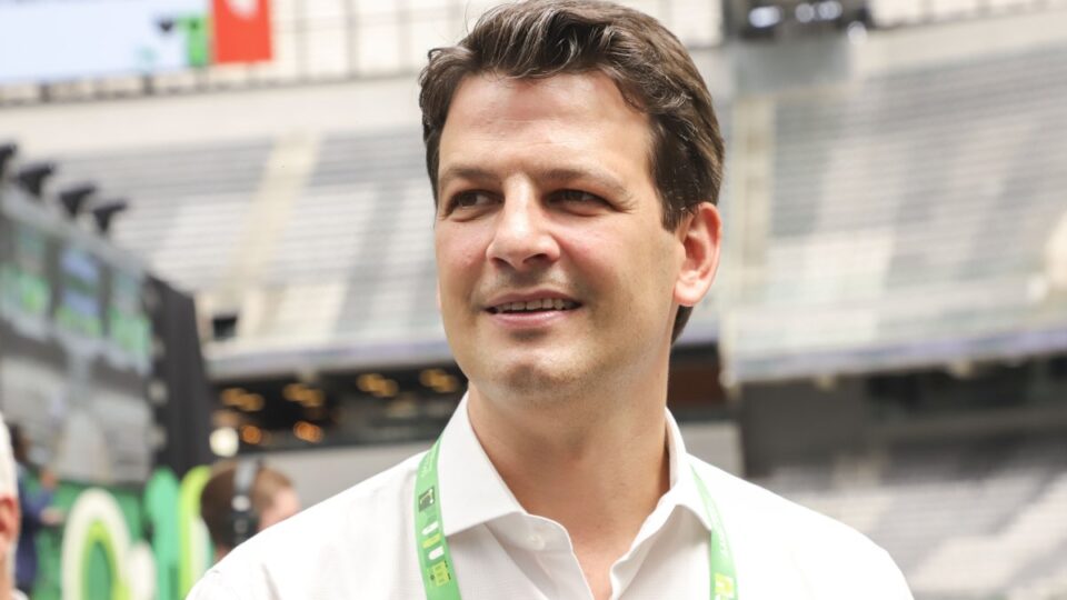 Prefeito de Curitiba será testado em pesquisa eleitoral contra Sergio Moro no Paraná