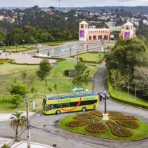 Entre áreas verdes e planejamento urbano, Curitiba reforça o conceito de qualidade de vida enfatizado por novos moradores. Imagem referente a matéria