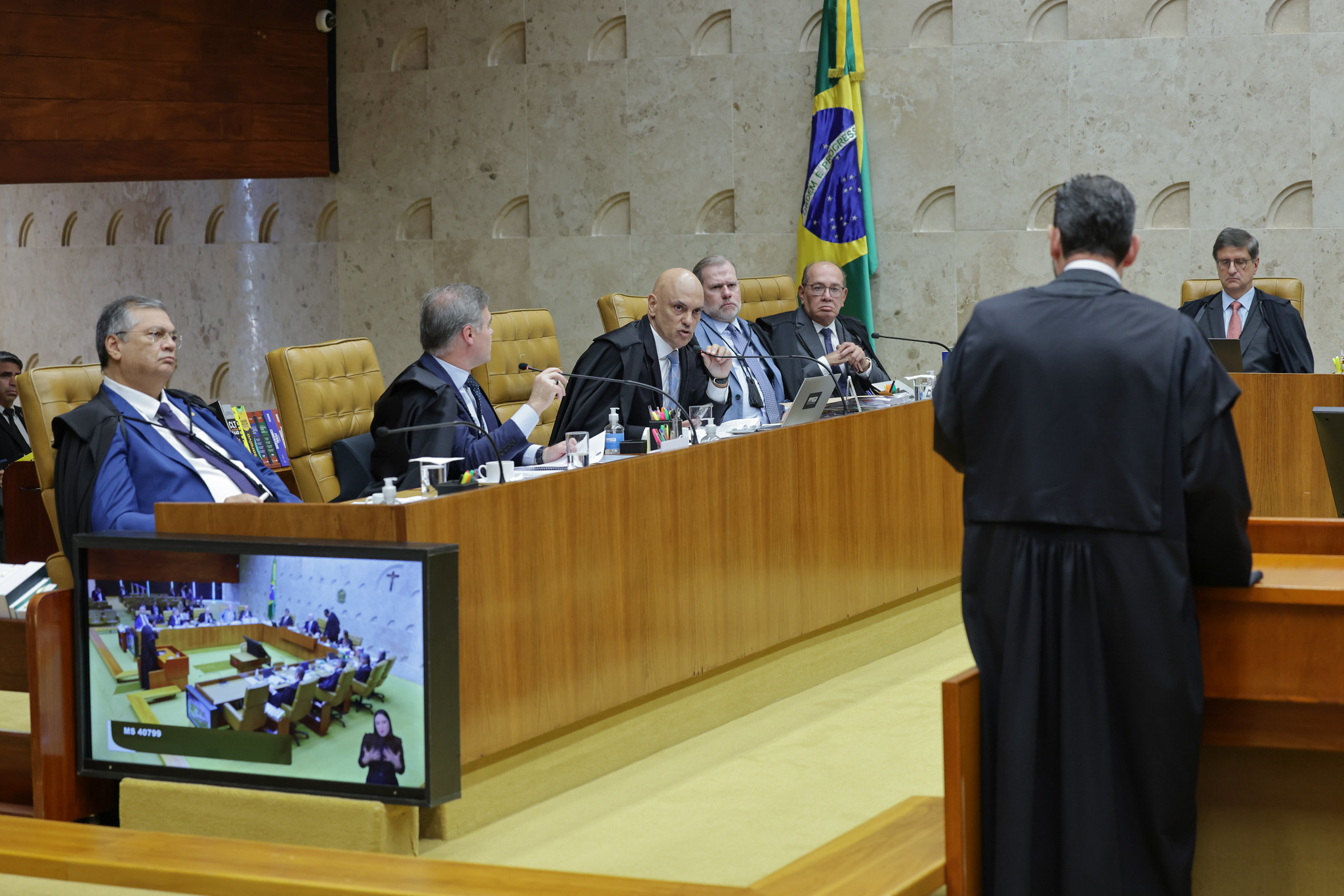 Ministros do STF criticam CPMI “infinita”, mas mantêm inquéritos abertos há 7 anos