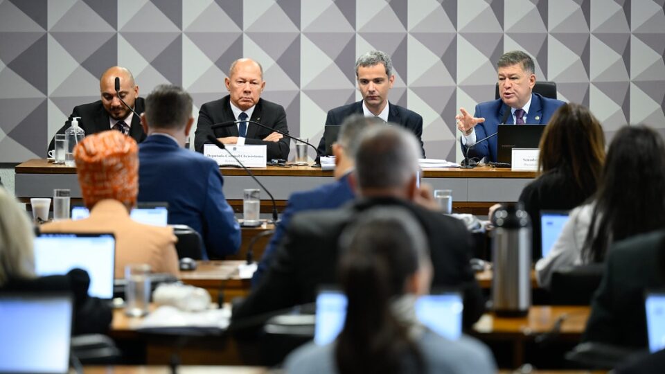 Senador classifica final da CPMI como “dia da verdade”; sessão tem bate-boca entre parlamentares