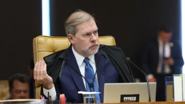 Relator da CPMI do INSS pede investigação contra Toffoli e esposa de Moraes