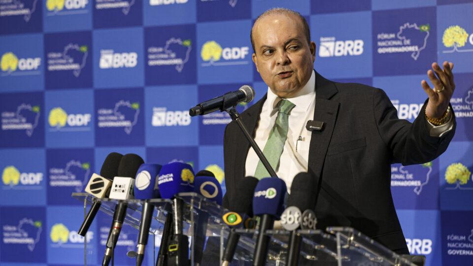 Ibaneis pede empréstimo de R$ 4 bilhões para socorrer caixa do BRB