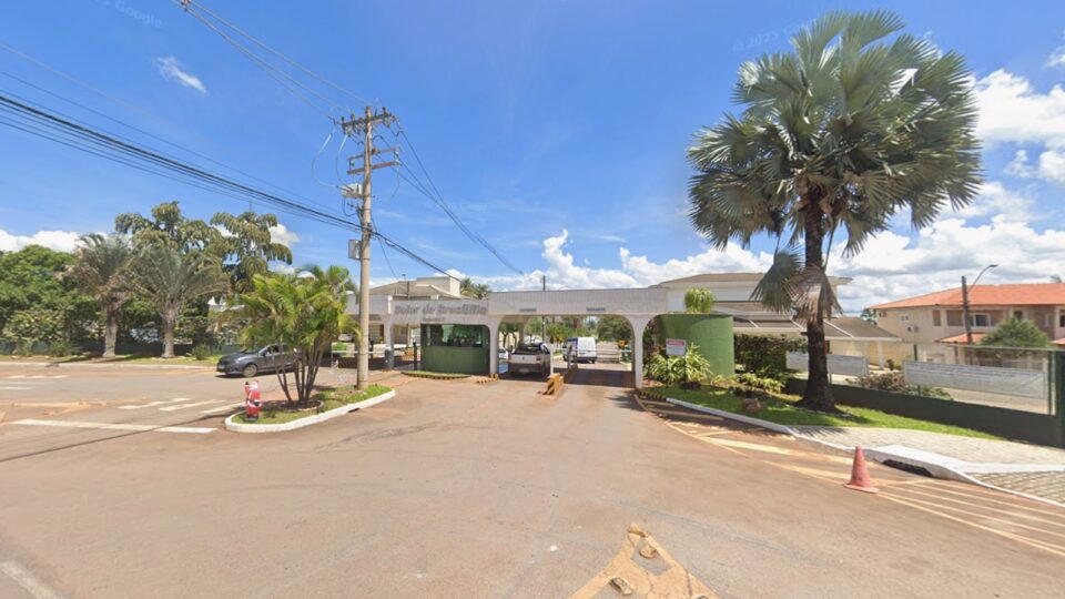 Moraes manda abater drones que sobrevoarem casa de Bolsonaro