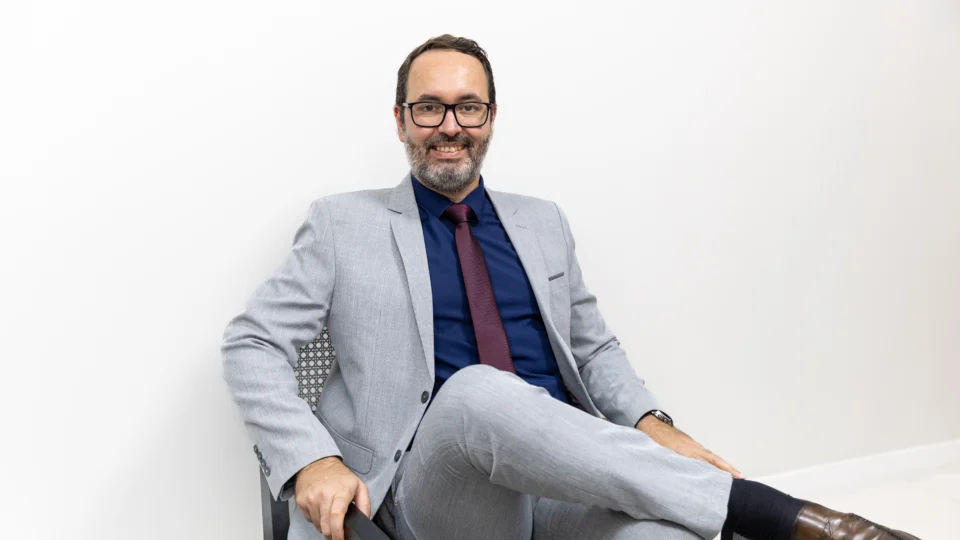 Glauber Paschoal, do escritório Monteiro Nascimento Advogados, destaca como a tecnologia tem ampliado a capacidade de identificar estruturas de ocultação patrimonial e acelerar a recuperação de crédito.
