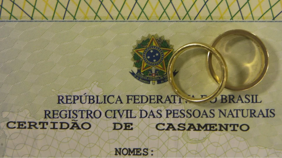 Casamentos estão em baixa no Brasil.