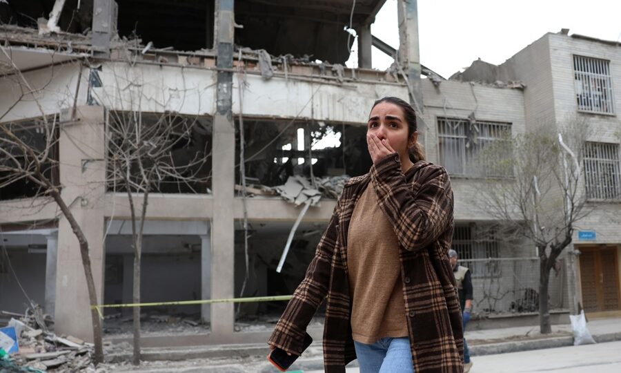 Pentágono deixa tropas em prontidão para ofensiva terrestre no Irã, diz jornal