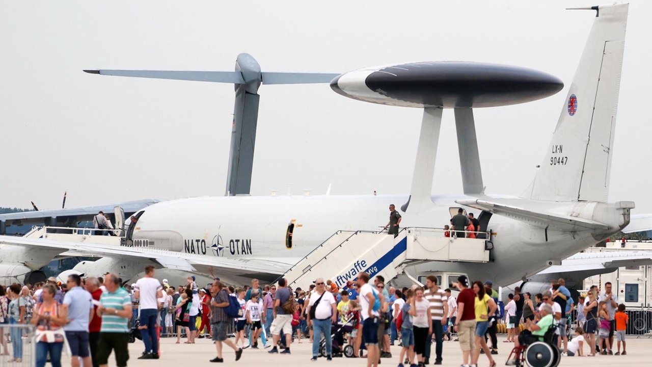 Como é o avião espião dos EUA atingido no ataque do Irã